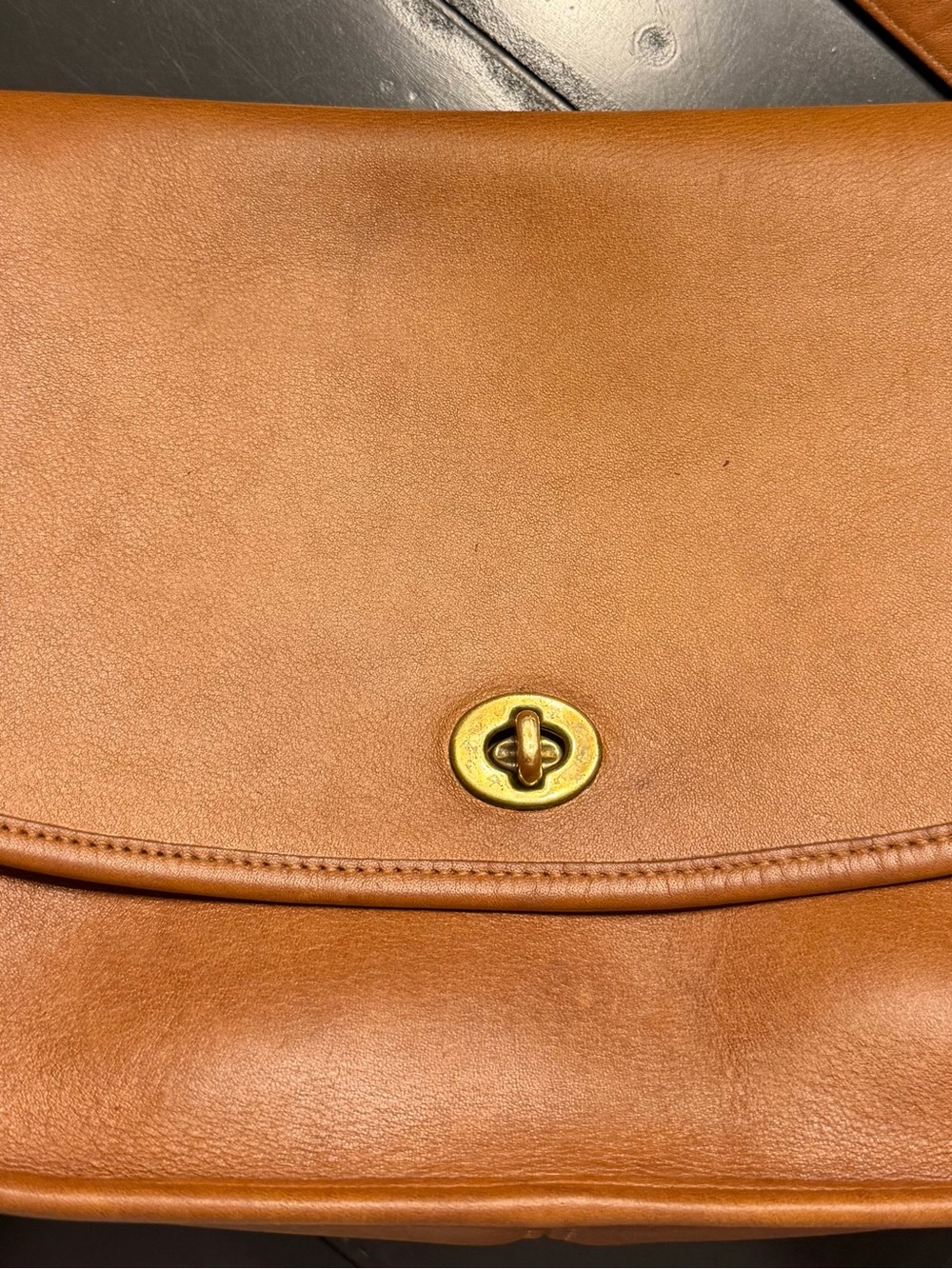 Vintage Coach City Bag No. 1164-211 - Picture 6 of 17